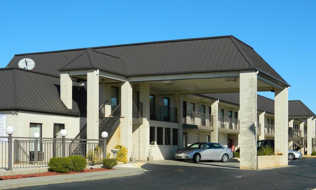 Deluxe Inn And Suites York Extérieur photo